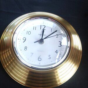 DEC1 - Battery Operated CLOCK Gold Tone Clock Kitchen Bathroom Bedroom Hall